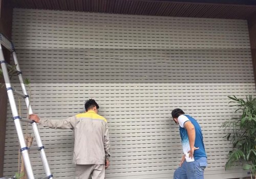 sửa cửa cuốn cái răng