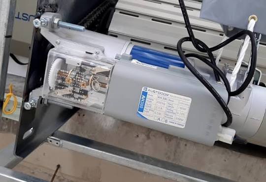 Thay Motor Cửa Cuốn